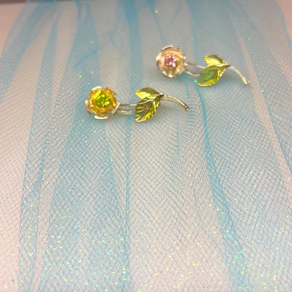 3/$15  AVON Rose Pins - Picture 4 of 4